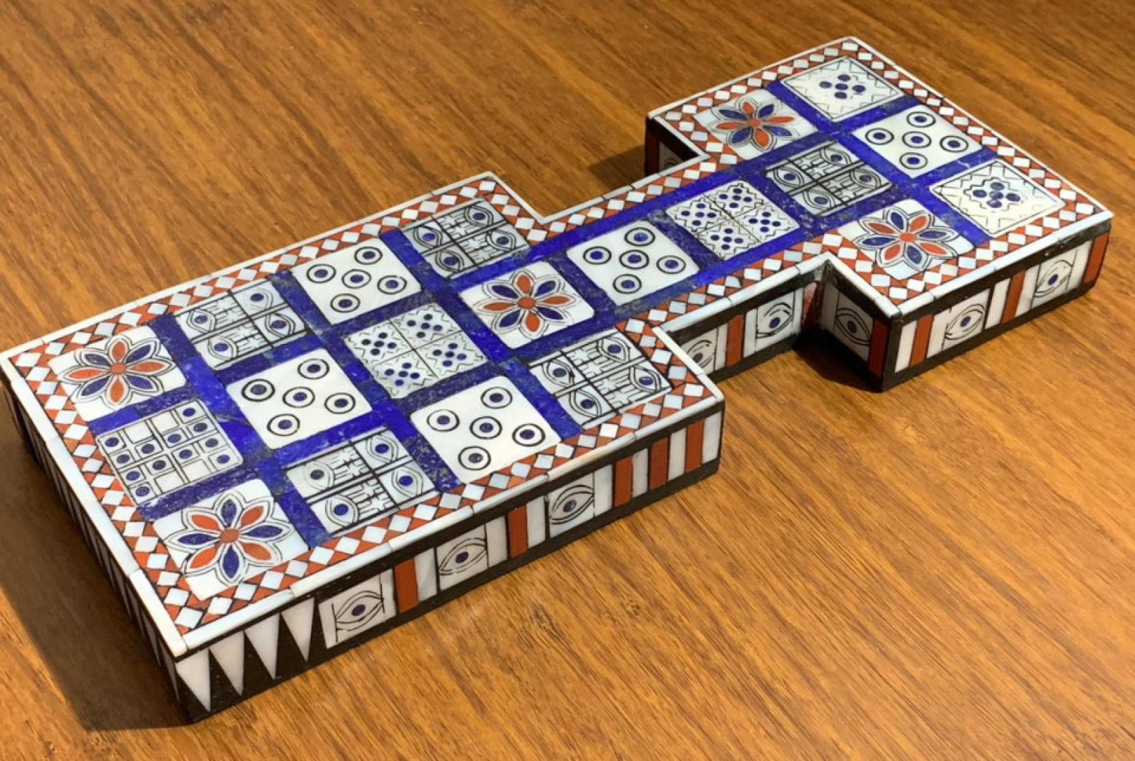Someone spent £3,500 painstakingly - and authentically - recreating the  millennia-old Game of Ur at home | Dicebreaker