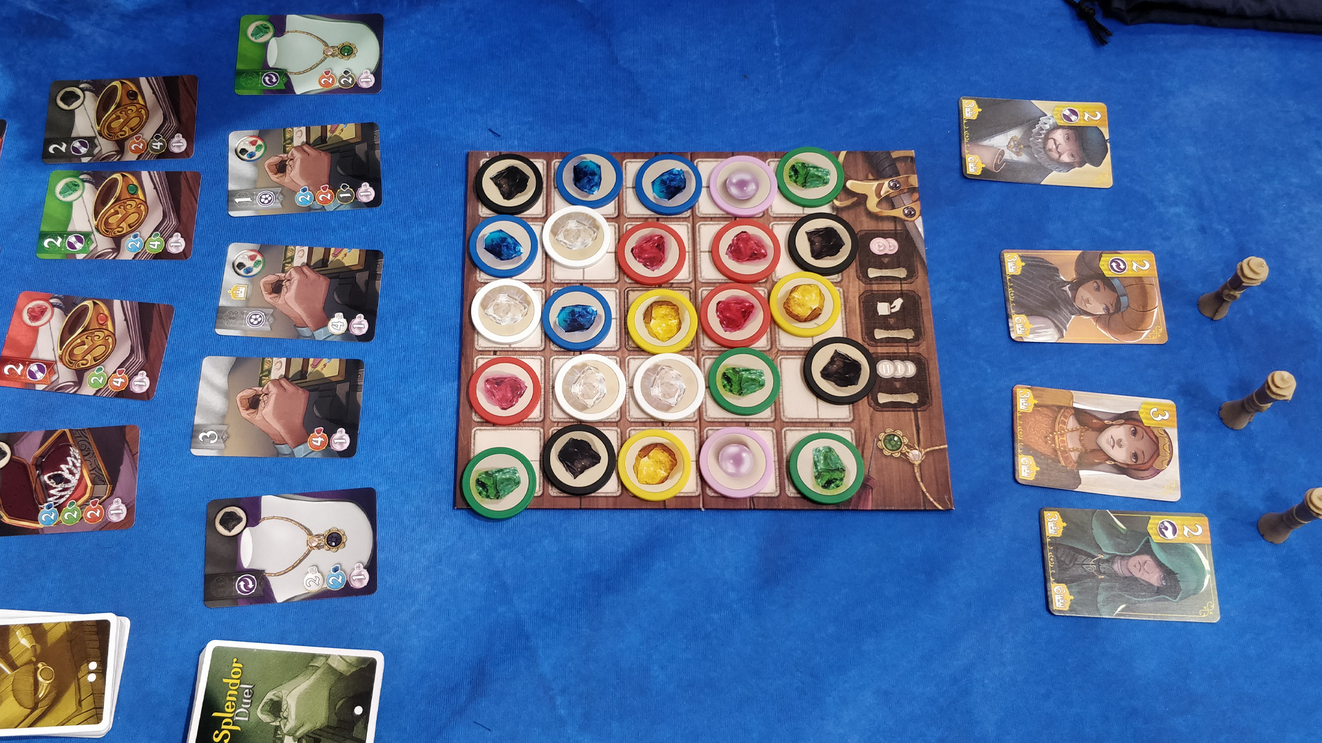 An image of the components for Splendor Duel